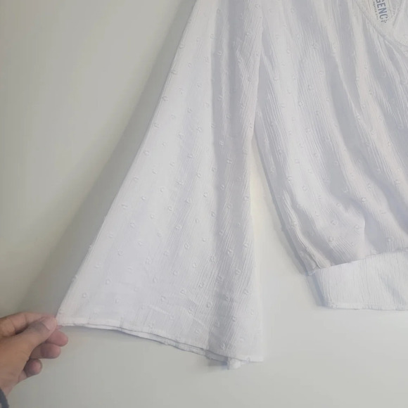 L'agence Mei Bell-Slevee Surplice Blouse Top white Sz XS - Picture 4 of 10